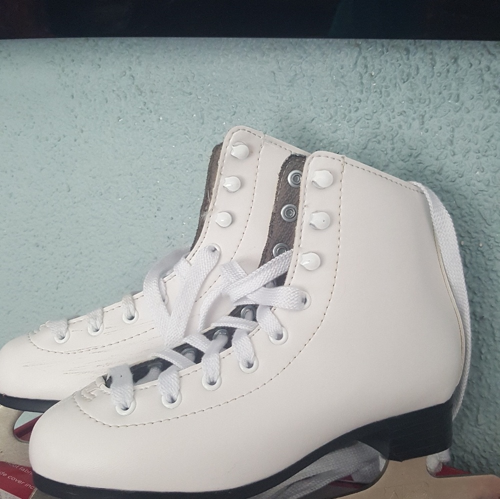 Girls Ice Skates
